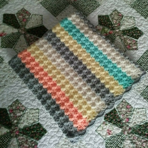 Handmade baby bubbles blanket - Picture 2 of 2